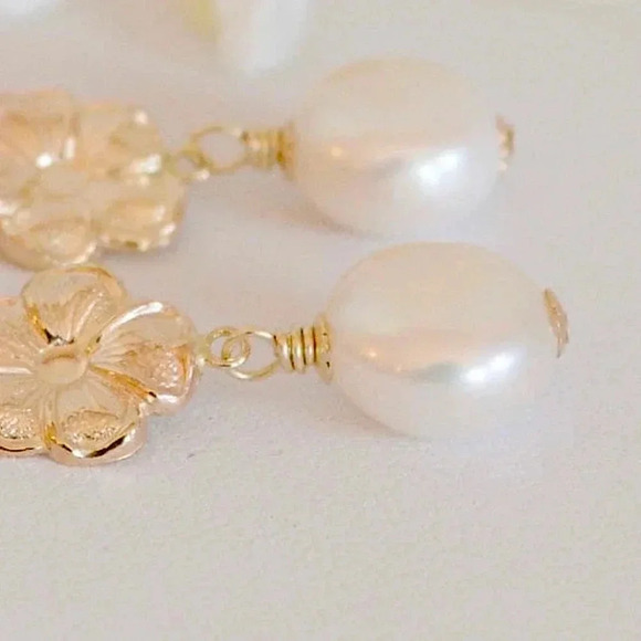 Coin Shape Freshwater Pearl,Dangle Earring,Gold Filled,Wedding Earring,Flowers - Picture 2 of 4